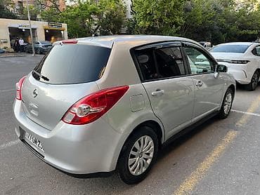 passat diskleri: Nissan Tiida hatchback – gümüşü rəng Xüsusiyyətlər və təchizat: - — 2