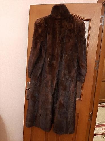 Plaşlar: - Qadın uzun kürk palto - Rəng: tünd qəhvəyi - Material: təbii kürk — 2