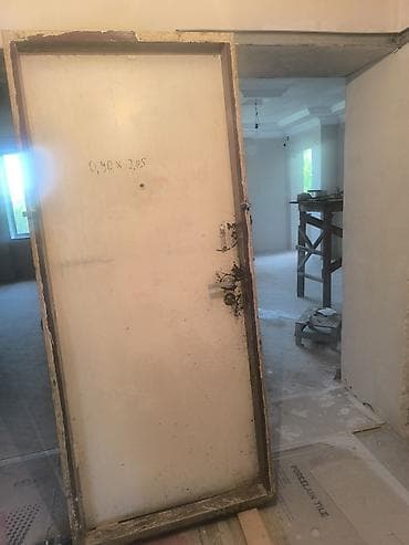 qapilar gence: Blok üçün İşlənmiş Giriş qapısı 90x205 sm Çərçivə ilə, Ünvandan götürmə — 1