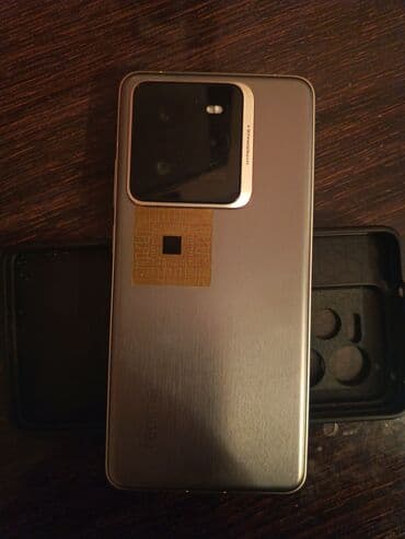 Apple iPhone: Realme GT 7 Pro, rəng - Gümüşü, Sensor — 2