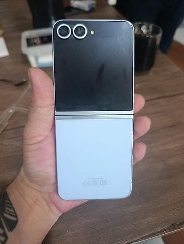 samsung 04: Samsung Z Flip, 256 GB, rəng - Gümüşü — 7
