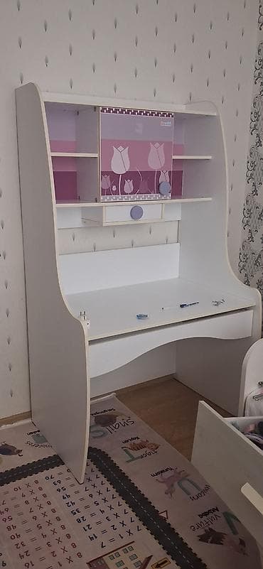 gence divan: Qız üçün, Yazı masası — 5