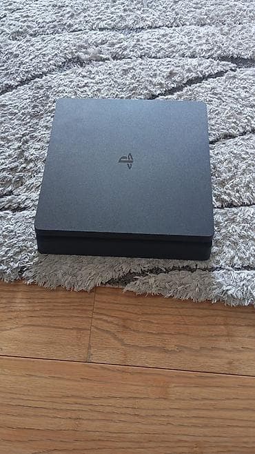 PlayStation 4 Slim oyun konsolu 2 jostik iki disk hediye - Model: PS4