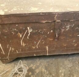 İnformatika: Məhsul: Köhnə taxta sandıq (retro üslub) Təsvir: - Material: Taxta — 7