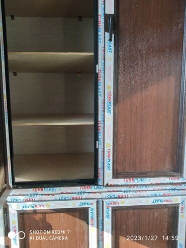 вешалка настенная в прихожую: Balkon üçün plastik şkafların yığılması və quraşdırılması Ağ rəngdə 90 — 1