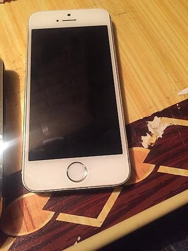 apple qulaqliq: Telefon sadece yanmir derdinibilmirem ayklod yoxdu hersheyi ishdey — 1