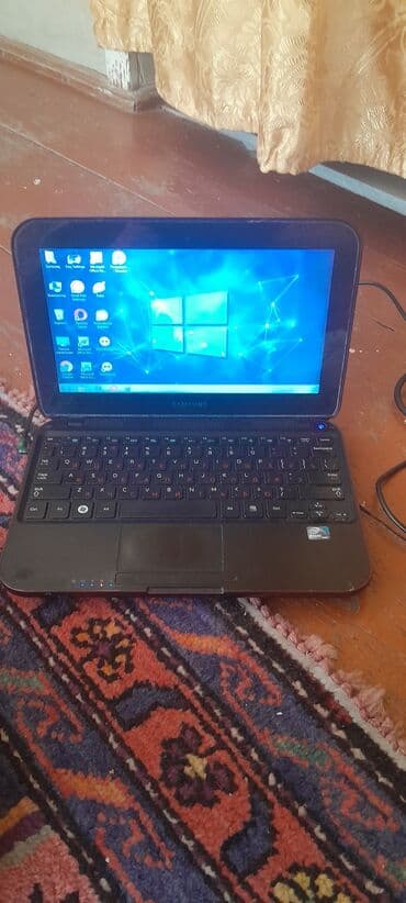 ayfon 16 pro qiymeti: Samsung netbuk – qırmızı bordovı korpuslu, kompakt 10–11 düym ekranlı — 5