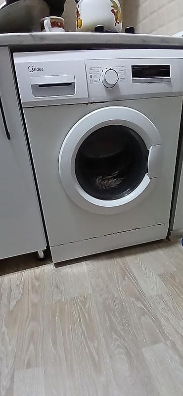 paltar yuyan alan: Midea paltaryuyan maşın

tam işləkdir. real alıcılar zəng eləsin — 1