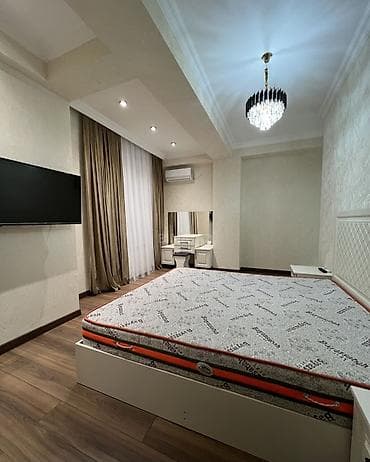 kiraye ev binede: Mənzilin təsviri: - Zövqlə dizayn olunmuş geniş zal: L formalı iri — 4