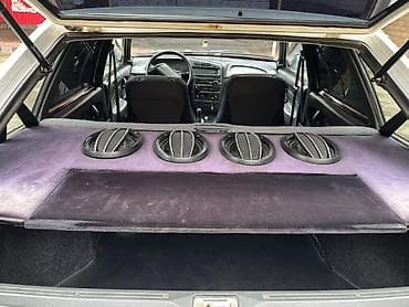 teker disk: LADA Samara 2114, ağ rəng, 5 qapılı hetçbek. Mühərrik və ötürmə: - — 5