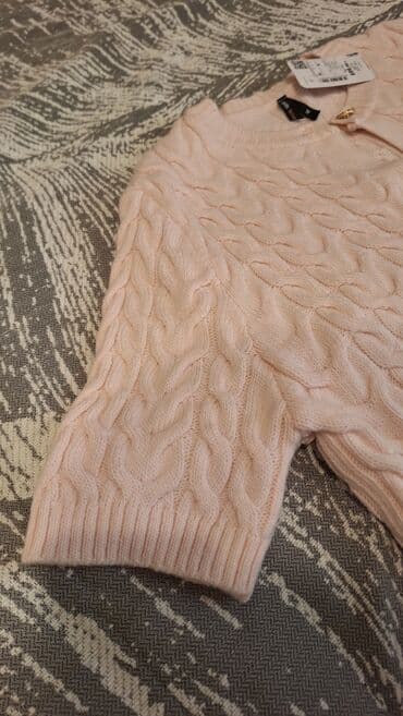 qara jaket: Yenidir Xl razmer olsada bedene oturdugu ucun L razmer xanimlara da — 2