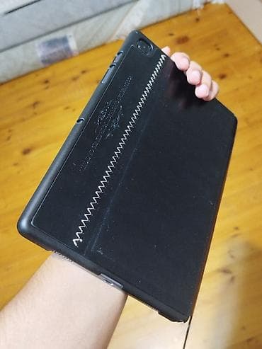 tablet 2 el: Planşet + qapaqlı üzlük - Ekran: təxminən 10 düym, parlaq şüşə panel — 2