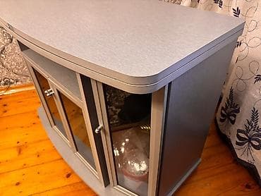 ikiqat yataq: İşlənmiş, Düz TV altlığı, Polkalı, Şüşəli — 3