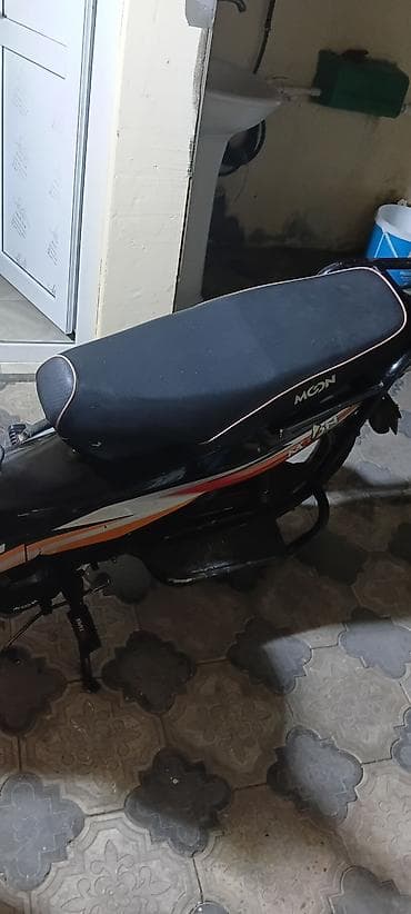 suktur: Salam moto qarajda yatib. amma pol abarotdu. kuryere surulmuyub — 6