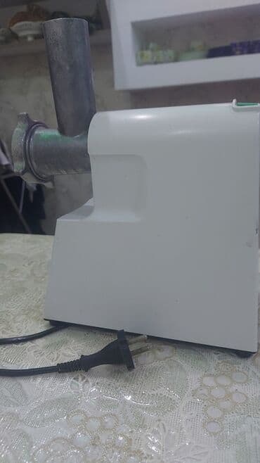 Ət çəkən maşınlar: Ət çəkən maşın Braun, 1300 Vt, İşlənmiş — 1