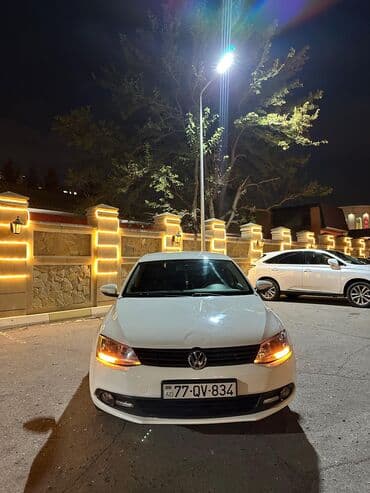 Volkswagen Jetta: 0.2 l | 2012 il Sedan