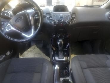 hyundai accent 2002 model: Ford Fiesta hatchback Xüsusiyyətlər: - Kuzov: 5 qapılı hatchback — 4