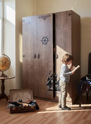 genç odası: Oğlan üçün, İşlənmiş, Yazı masası, Dolab — 1