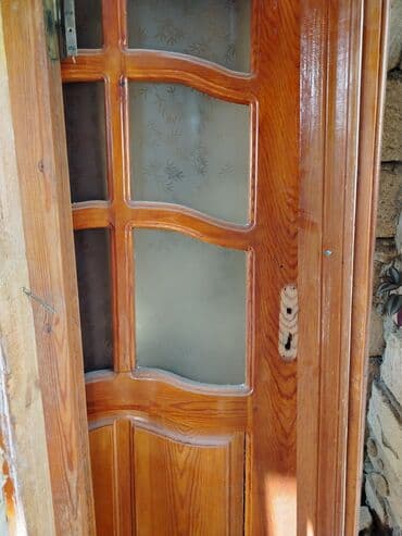 yumru pencere: Taxta şüşəli qapılar dəsti - Material: təbii ağac (şam/panellər), lak — 2