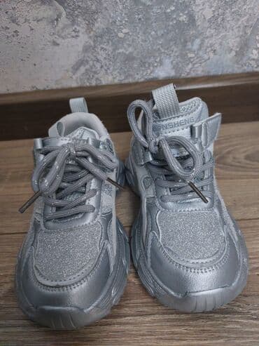 детские кеды на платформе: Krassovka – gümüşü rəng.yeni kimi 1ce defe geyinilib. Parlaq gümüşü — 2