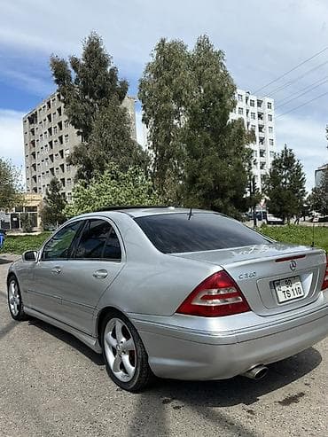 qirmizi 07: Mercedes-Benz C-Class: 2.5 l | 2006 il Sedan — 4