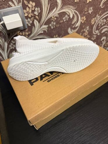 женские слипоны на высокой подошве: Размер: 36, цвет - Белый, Б/у — 2