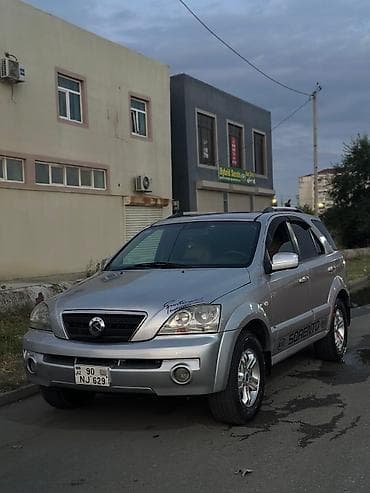 Продажа авто: Kia Sorento SUV - Krossover/SUV kuzov, gümüşü rəng - 4 qapı, dam — 7