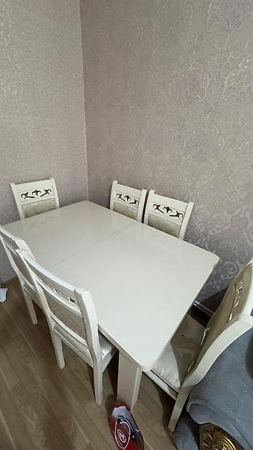Qonaq otağı üçün, İşlənmiş, Açılan, Dördbucaq masa, 6 stul lalafo.az -da Qonaq otağı üçün, İşlənmiş, Açılan, Dördbucaq masa, 6 stul
