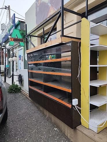 rəflərin satışı: Şüşəli dolab vitrini — 2