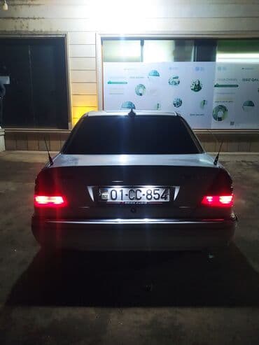 чемодан с инструментами для автомобиля: Mercedes-Benz C 250: 2.5 л | 1997 г. Седан — 3