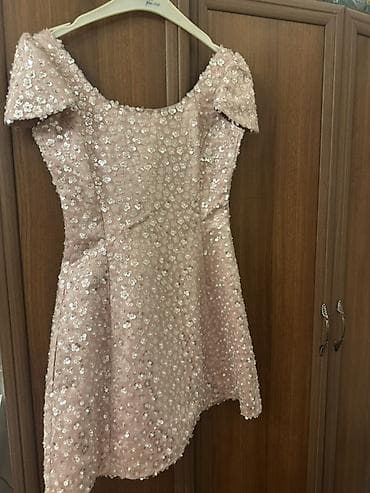 toy donları: Təsvir: - Qısa ziyafət/party donu - Rəng: pudra/solğun çəhrayı — 1