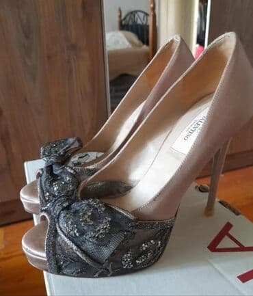 зеленые туфли: Туфли, Размер: 36, цвет - Бежевый, Б/у — 2