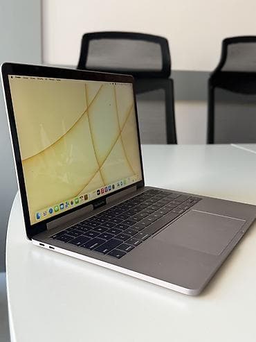 macbook pro 2017: Apple MacBook Pro 13" (Space Gray) - Ekran: 13.3" Retina, yüksək — 2