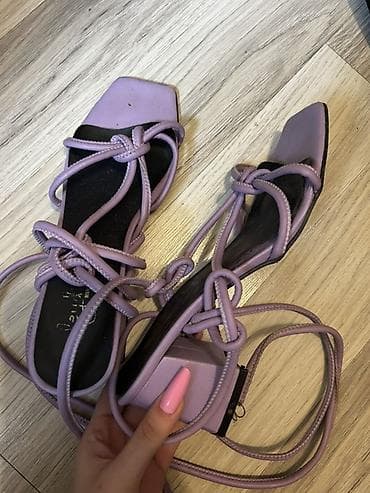 Basanoşka və səndəllər: Bənövşəyi krujeva qayışlı qadın sandaleti - Rəng: açıq bənövşəyi — 2