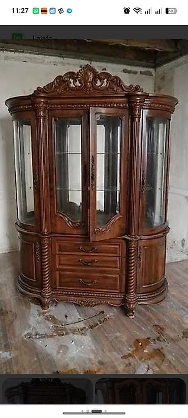 Klassik üslubda vitrin-bufet - Material: massiv ağac (təbii taxta) — 1