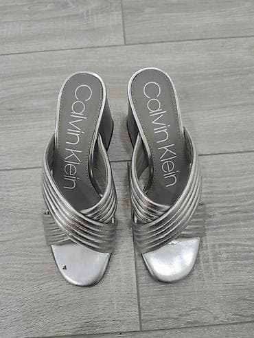 Basanoşka və səndəllər: Calvin Klein qadın açıq burunlu məkasin-sandal. - Rəng: metalik gümüş — 3