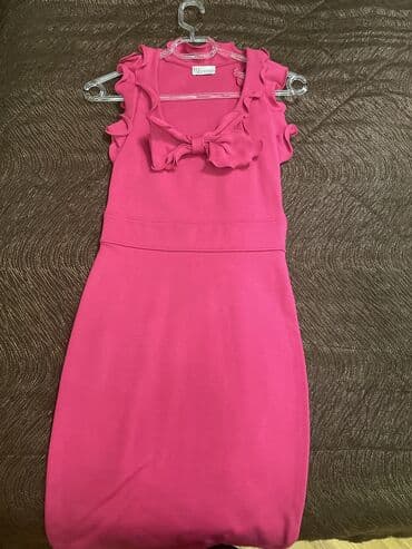 Amerikadan Red Valentino firmasından sifariş olunub.450azn öz qiyməti