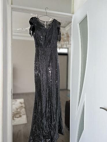 Toy paltarları və aksesuarları: Parıltılı gecə geyimi – qara/gümüşü payetli - Model: Uzun, mərasim və — 2