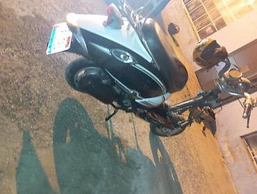 debilqe satisi: Şəhər içi rahat gediş üçün kompakt skuter/moped. Əsas xüsusiyyətlər — 4