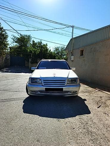 mercedes disk per page 40: Mercedes-Benz C-Class: 2.4 l | 1997 il Universal — 4