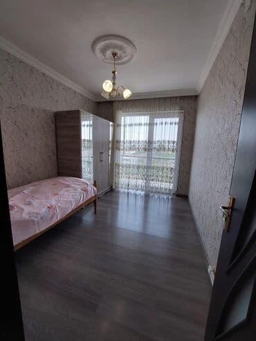 metroya yaxin satilan evler: Gəncə, 4 otaqlı, Köhnə tikili, 95 kv. m — 1