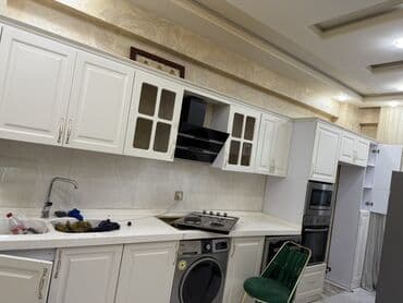 мойка шкаф для кухни: Ağ rəngli, müasir üslubda mətbəx dolab dəsti. Dəstə yuxarı və aşağı — 1