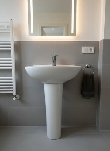 unitaz tulpan: Ayaqüstü (pedestal) əl-üz yuyan lavabosu — 1