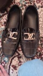 Səndəl və şəp-şüplər: Klassik üslublu kişi loafersləri - Rəng: Qara, laklı parıltı - — 1