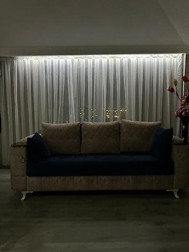 ev qapi: Divan — 2