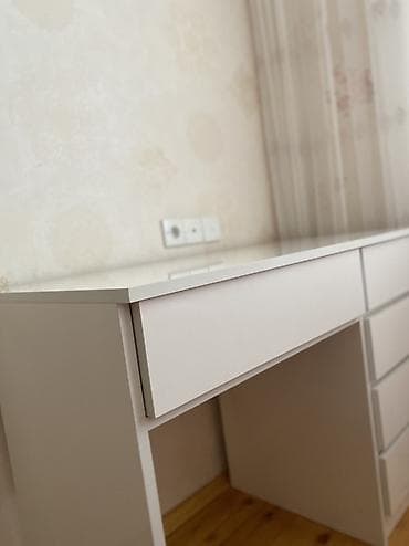 makiyaj masa: Düz masa, Stulsuz, Siyirməli, Sadə laminat — 3