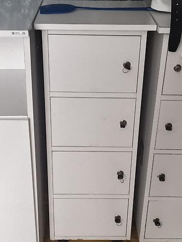 dolab 2ci əl: Açarla kilidlənən çoxbölməli şkaf
2 ədəddir biri 10 manat — 1