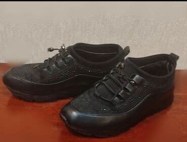 Tuflilər: Ölçü: 36, rəng - Qara, İşlənmiş — 2