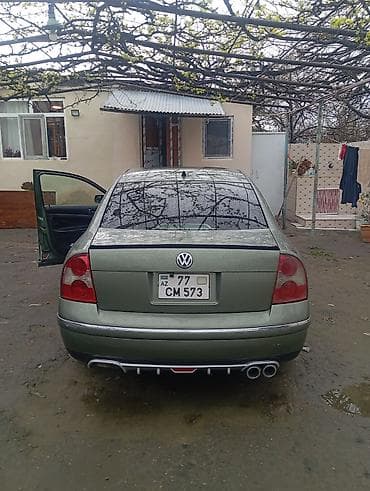 Volkswagen Passat sedan - Kuzov: sedan, yaşıl-metallik rəng mator