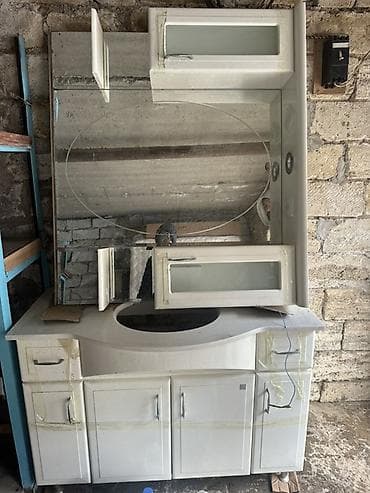 Qapılar və aksessuarlar: Hamam üçün lavabo mebeli və güzgü dəsti - Rəng: ağ - Material — 1